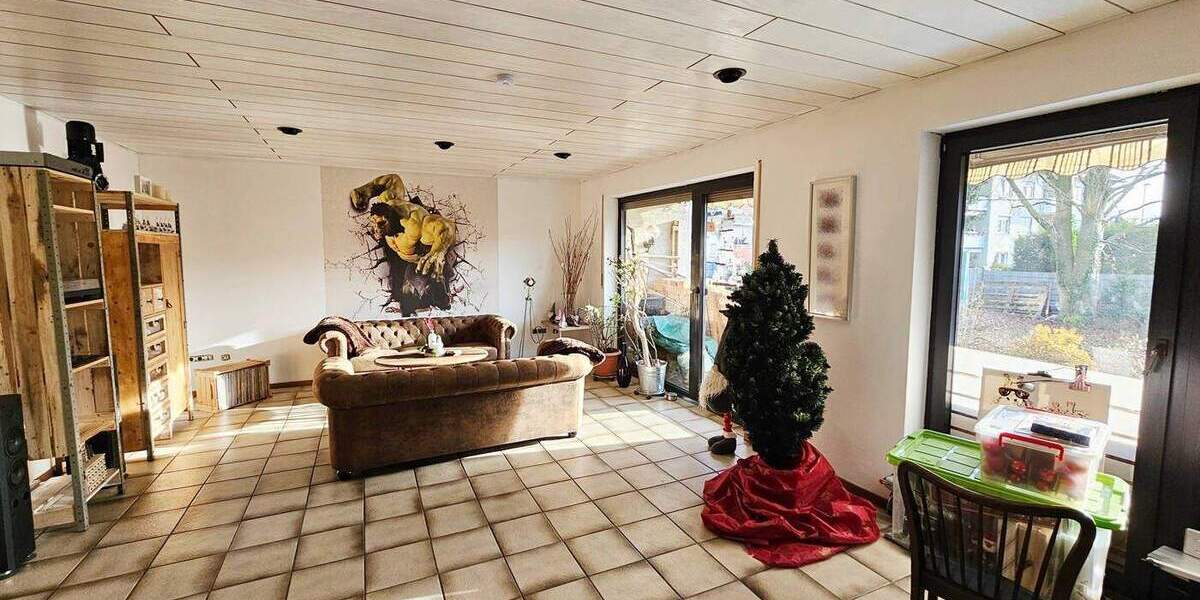 Mehrfamilienhaus, Wohnhaus Leverkusen / Lützenkirchen Quettingen - 8 Zimmer, 234 m&sup2;, 649.000&euro; | Angebot:25679035