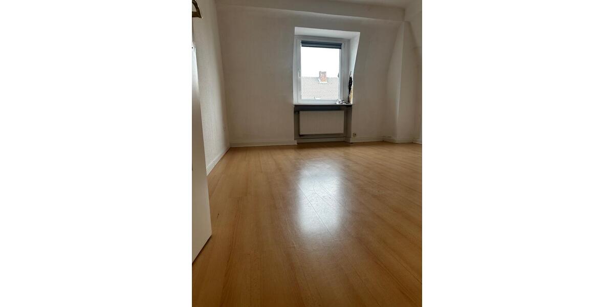Etagenwohnung Köln Mülheim - 4 Zimmer, 83 m&sup2;, 1.150&euro; | Angebot:25840809