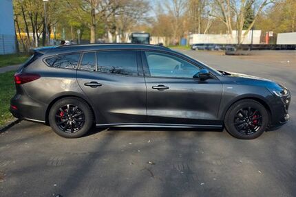 Ford Focus 84.000 km 15.499 &euro; Köln 50829