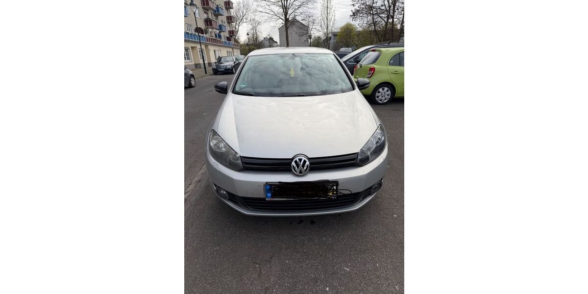 VW Golf 210.000 km 5.000 &euro; Düsseldorf 40223