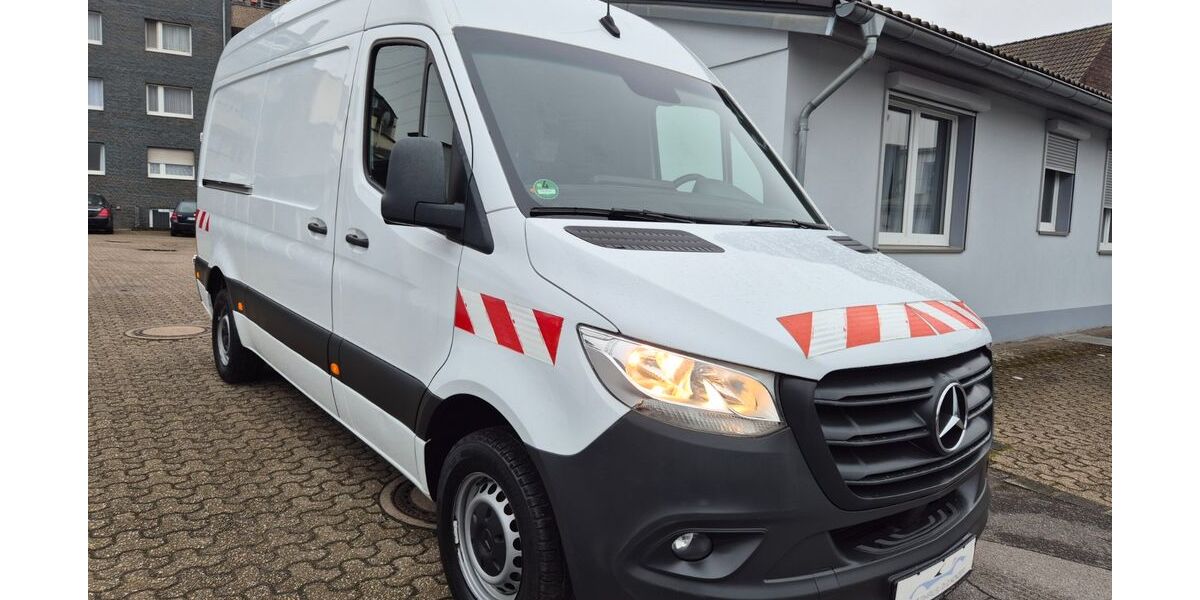 Mercedes-Benz Sprinter 196.000 km 20.990 &euro; Düsseldorf 40591