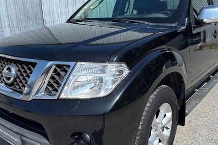 Nissan Navara 248.520 km 9.900 &euro; Bergisch Gladbach 51467