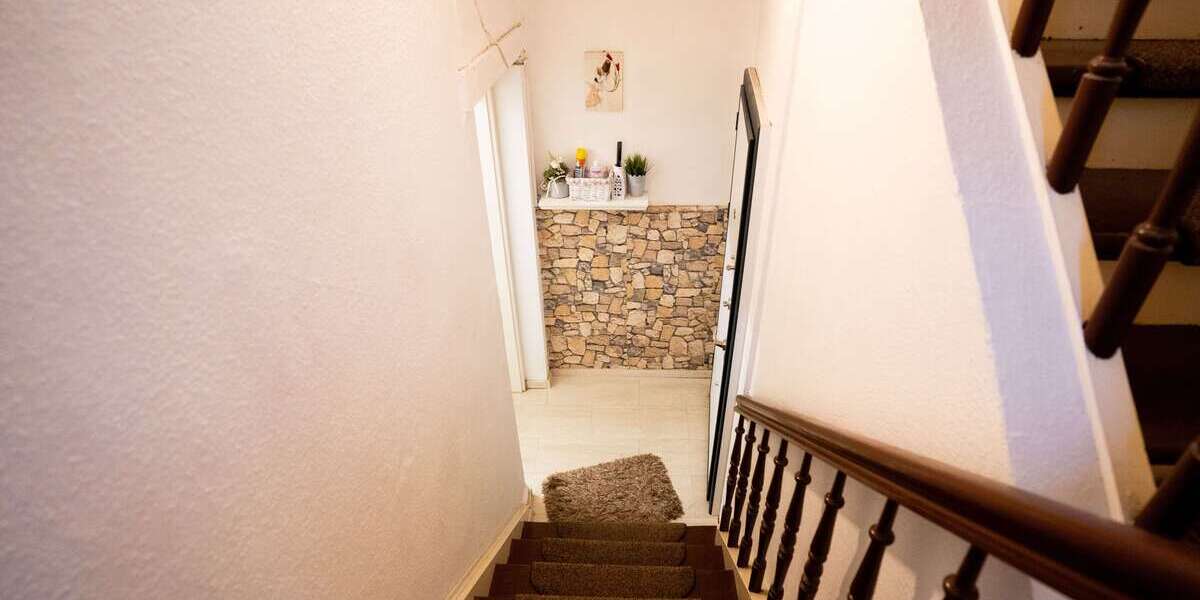 Etagenwohnung Solingen - 5 Zimmer, 64 m&sup2;, 140.000&euro; | Angebot:27254388