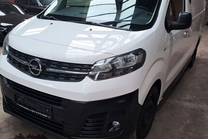 Opel Vivaro 93.217 km 15.980 &euro; Hilden 40721