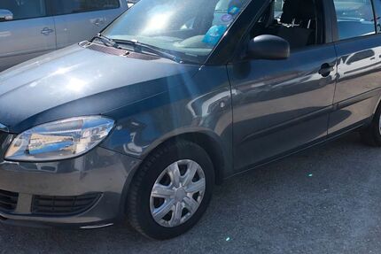 Skoda Fabia 205.879 km 2.290 &euro; Düsseldorf 40231