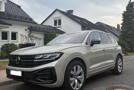 VW Touareg 74.200 km 55.400 &euro; Düsseldorf 40231