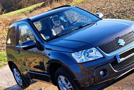 Suzuki Grand Vitara 63.500 km 10.990 &euro; Remscheid 42859