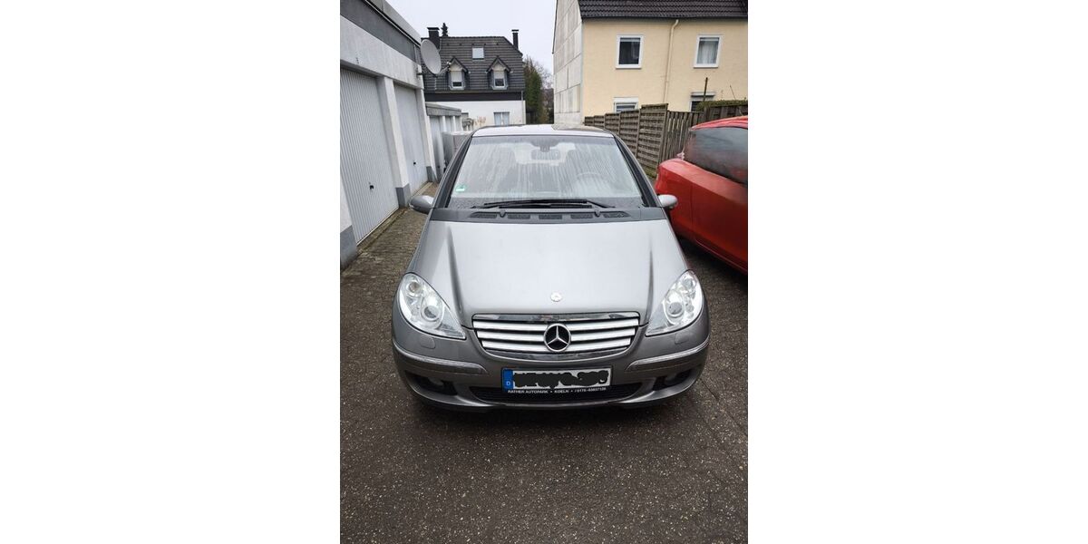 Mercedes-Benz 200 121.000 km 3.100 &euro; Velbert 42551