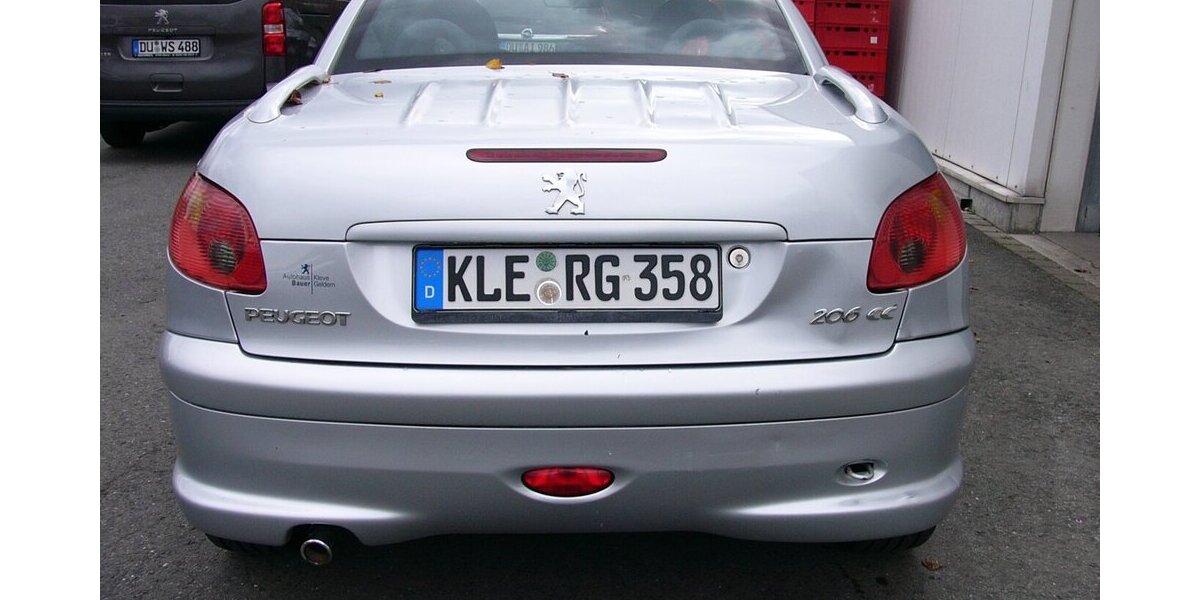 Peugeot 206 cc Cabrio Quiksilver Klimaautomatik Tüv 1/24 168.000 km 1.900 &euro; Ratingen 40885