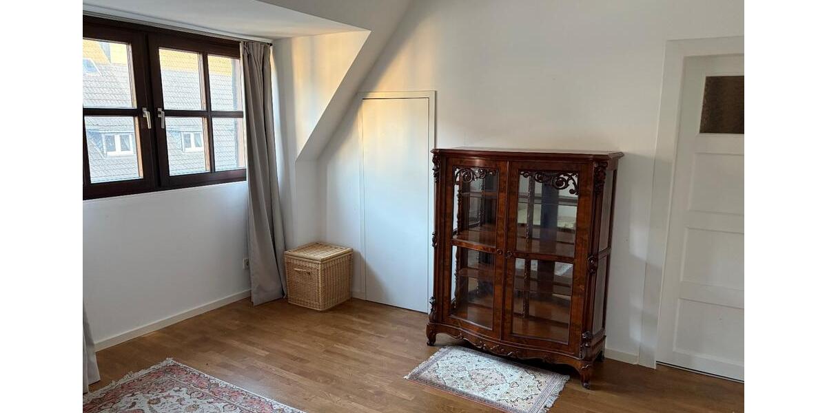 Dachgeschoßwohnung Düsseldorf Stadtbezirk 7 - 4 Zimmer, 139 m&sup2;, 650.000&euro; | Angebot:26819157