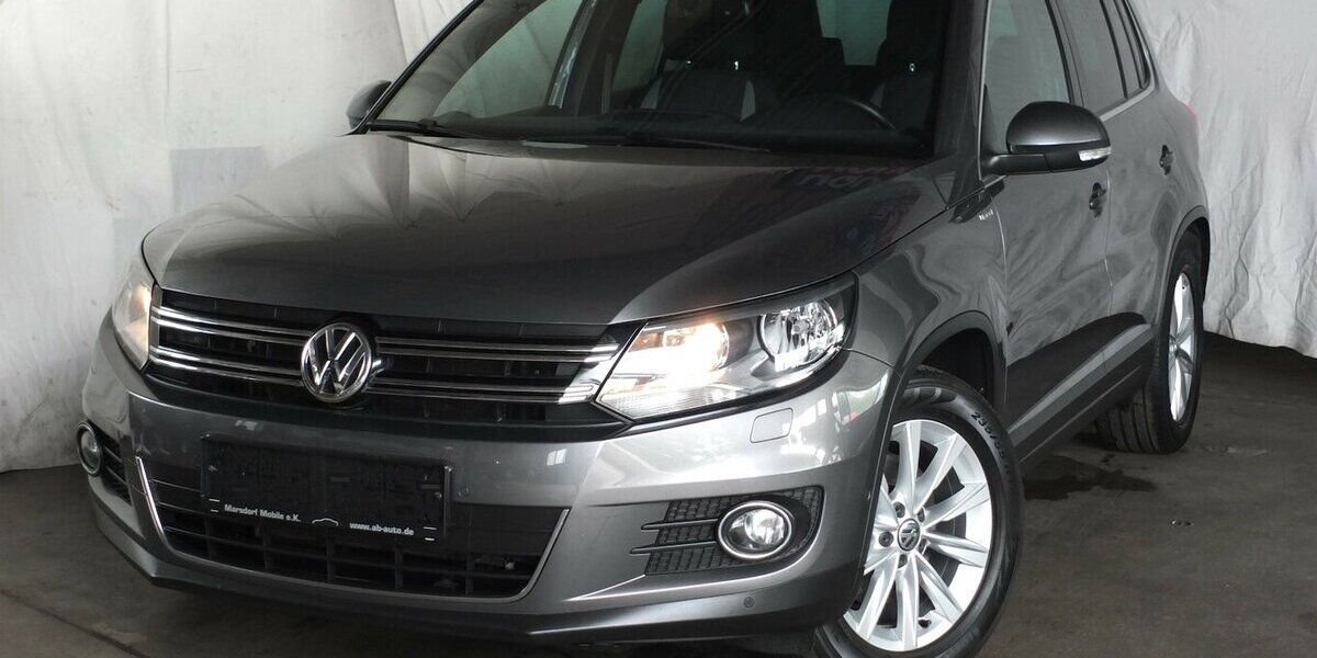 VW Tiguan LIFE NAVI AHK PARKPILOT SHZ BLUETOOTH 124.710 km 11.904 &euro; Köln 50858