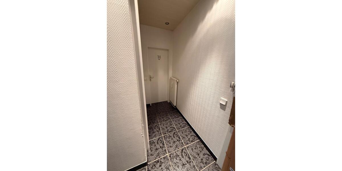 Dachgeschoßwohnung Remscheid Reinshagen - 3.5 Zimmer, 82 m&sup2;, 180.000&euro; | Angebot:26305537