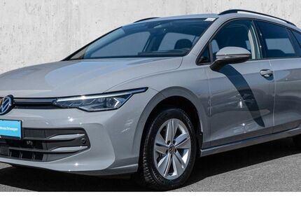 VW Golf 8.265 km 28.490 &euro; Düsseldorf 40474