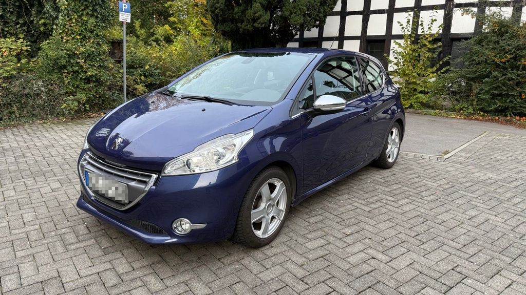 Peugeot 208 108.000 km 5.500 &euro; Hilden 40721