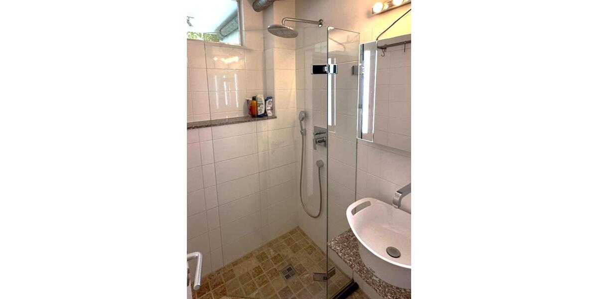 Köln, mitten drin - trotzdem absolut ruhig außergewöhnliche 2- bis 3-Zimmer Wohnung, ca. 100 m² große Terrasse und Stellplatz - Terrassenwohnung Köln Innenstadt | Angebot:26664145