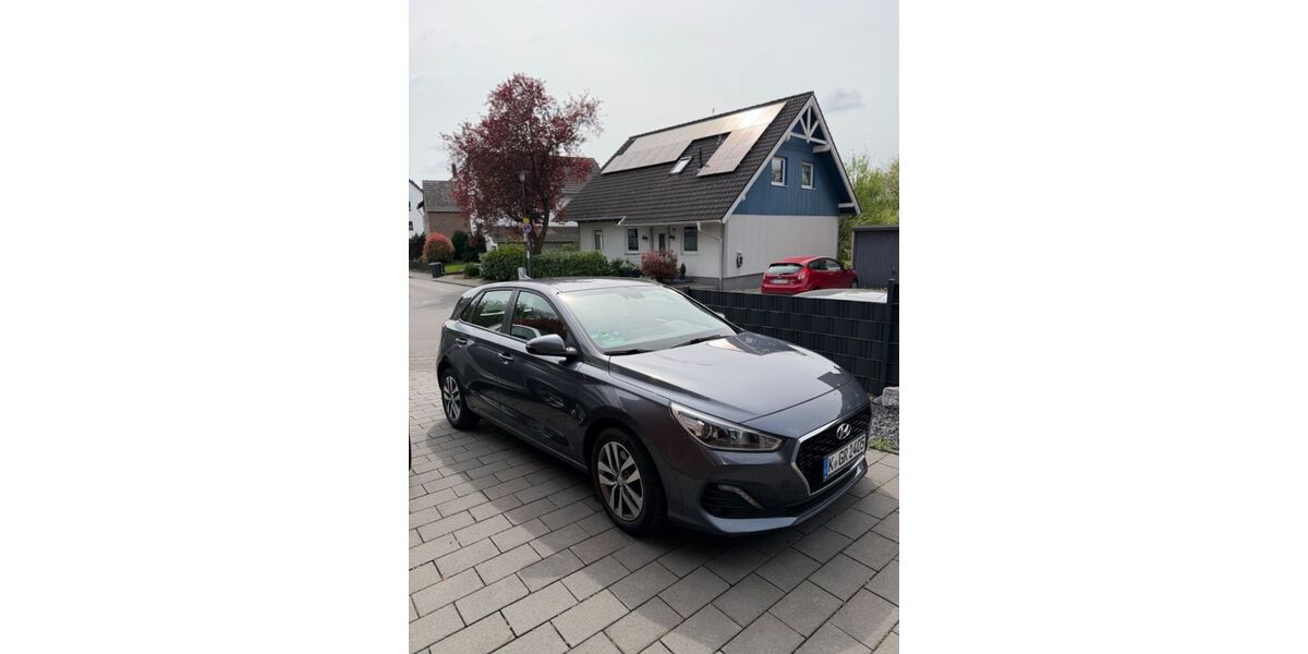 Hyundai i30 67.000 km 13.999 &euro; Köln 51147