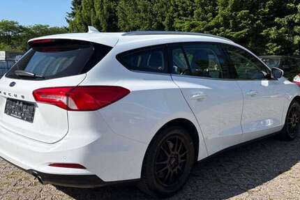 Ford Focus 171.000 km 8.990 &euro; Haan 42781