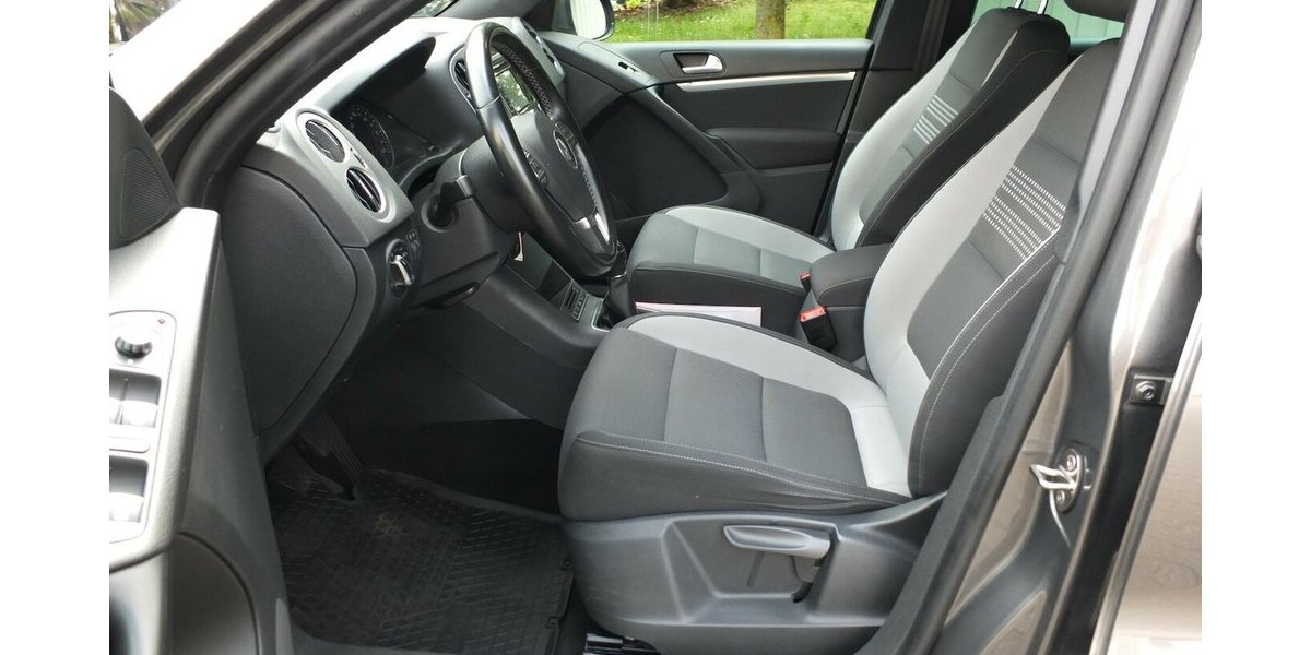VW Tiguan LIFE NAVI AHK PARKPILOT SHZ BLUETOOTH 124.710 km 11.904 &euro; Köln 50858