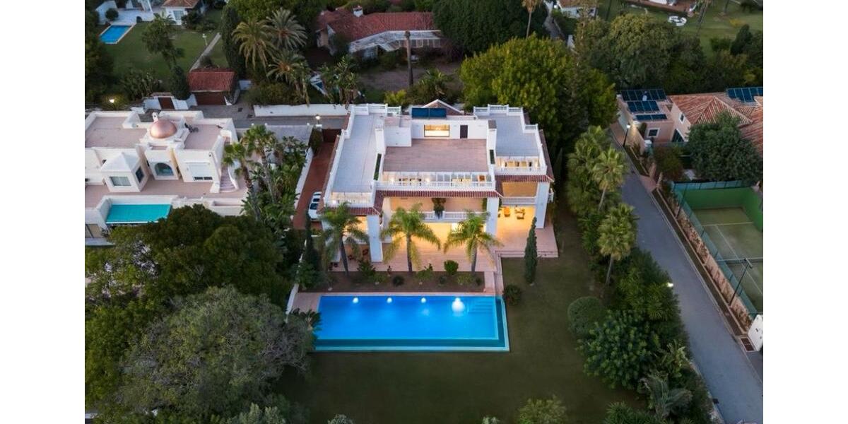 Villa Düsseldorf Stadtmitte - 7 Zimmer, 761 m&sup2;, 4.800.000&euro; | Angebot:26750435