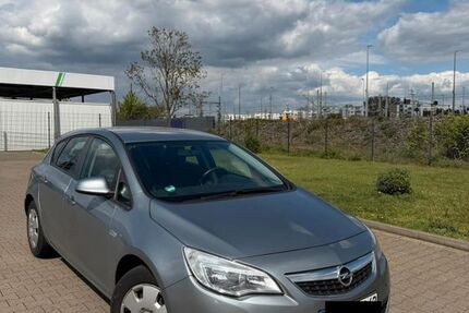 Opel Astra 141.000 km 5.950 &euro; Köln 50733