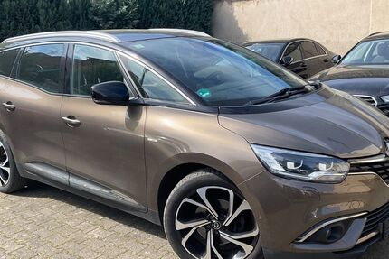 Renault Scenic 121.444 km 12.900 &euro; Solingen 42719