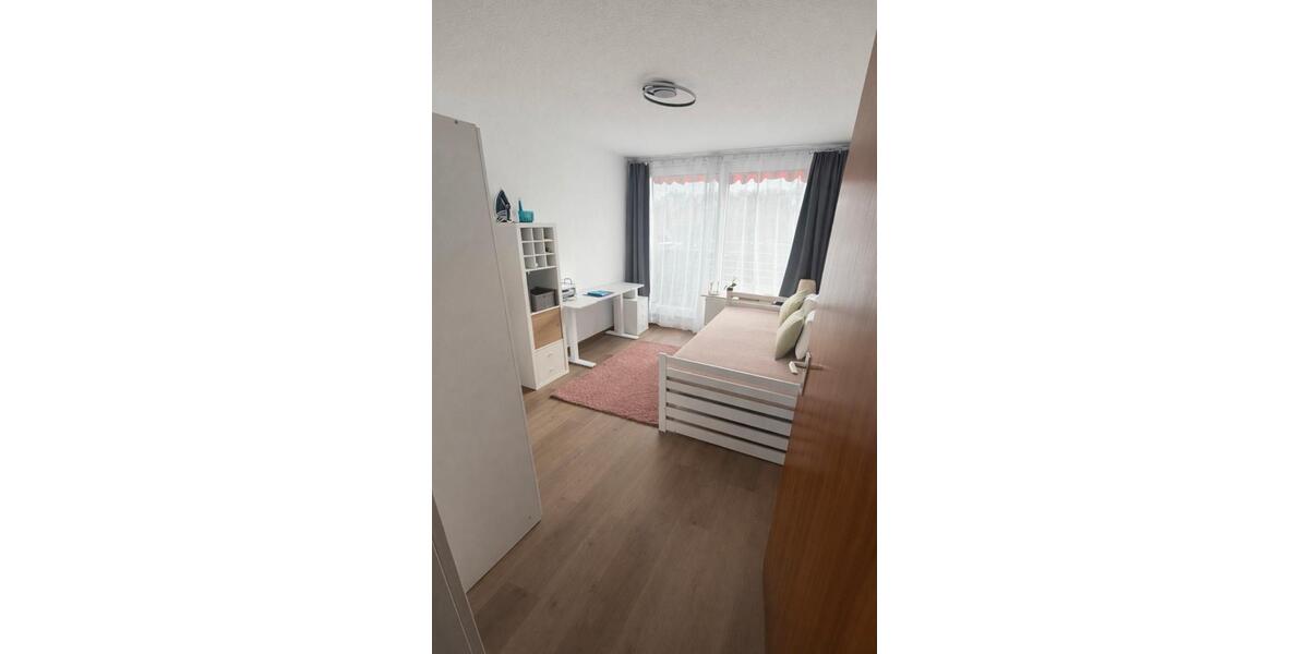 Dachgeschoßwohnung Neuss Allerheiligen - 3 Zimmer, 76 m&sup2;, 260.000&euro; | Angebot:27070841
