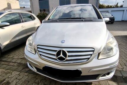 Mercedes-Benz B 200 121.000 km 3.990 &euro; Neuss 41470