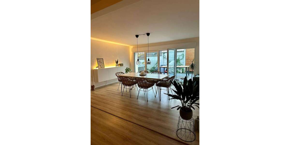 Etagenwohnung Wuppertal Gemarkung Elberfeld - 2.5 Zimmer, 152 m&sup2;, 1.500&euro; | Angebot:26308204