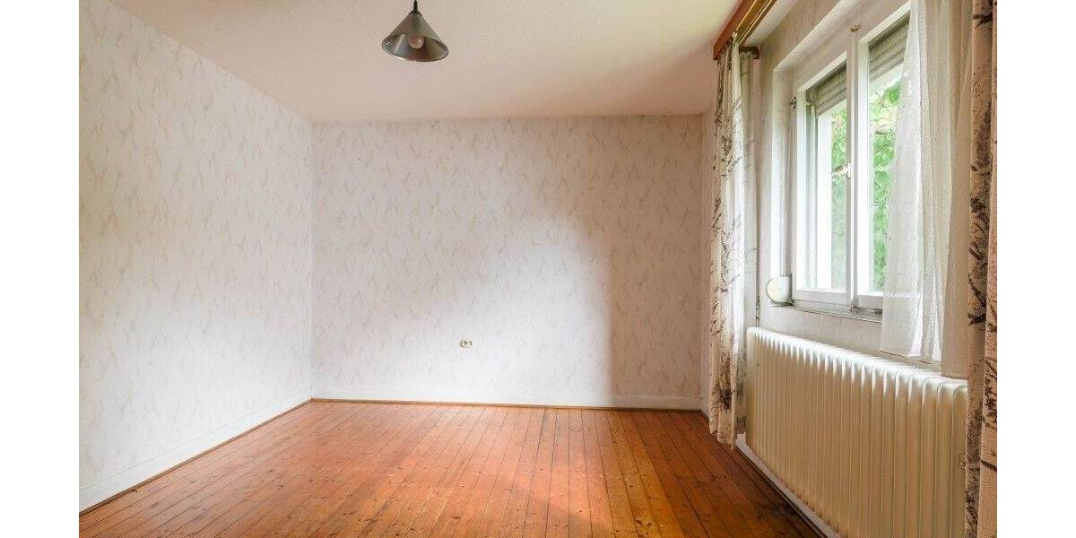 Einfamilienhaus Leverkusen (Bergisch Neukirchen) Bergisch Neukirchen - 8 Zimmer, 132 m&sup2;, 299.000&euro; | Angebot:25704486