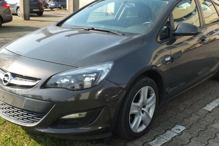 Opel Astra ACTIVE KLIMAANLAGE 17 ZOLL LMF TEMPOMAT 92.855 km 7.498 &euro; Köln 50858