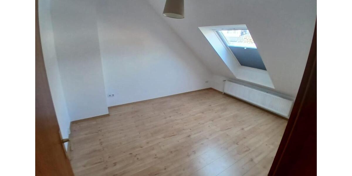 Dachgeschoßwohnung Wuppertal Gemarkung Vohwinkel - 2 Zimmer, 75 m&sup2;, 623&euro; | Angebot:25268235