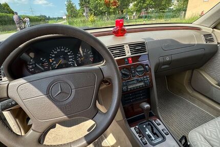 Mercedes-Benz C 180 138.000 km 6.200 &euro; Langenfeld 40764