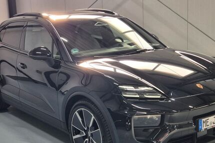 Porsche Macan 15.000 km 96.889 &euro; Haan 42781