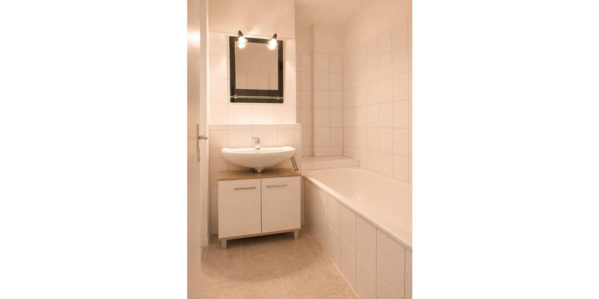 Etagenwohnung Köln Poll - 2 Zimmer, 41 m&sup2;, 168.000&euro; | Angebot:26739265