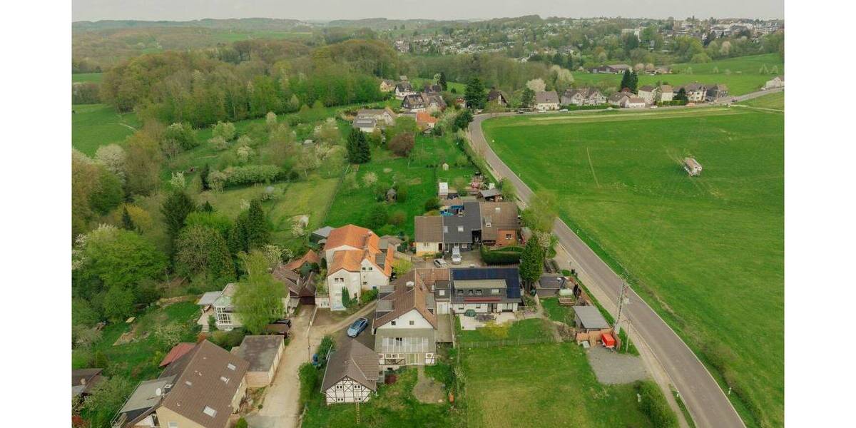 Einfamilienhaus Bergisch Gladbach Herrenstrunden - 8 Zimmer, 193 m&sup2;, 599.000&euro; | Angebot:25686767