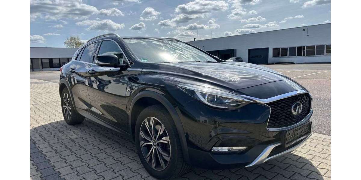 INFINITI Q30 83.000 km 13.990 &euro; Düsseldorf 40549
