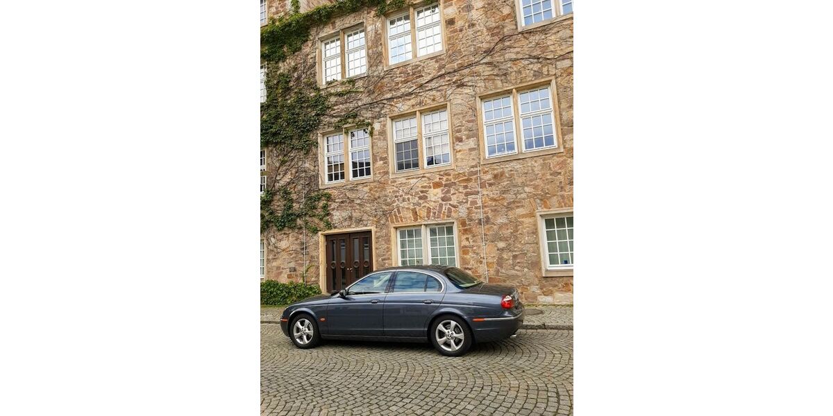 Jaguar S-Type 117.441 km 17.550 &euro; Hilden 40721