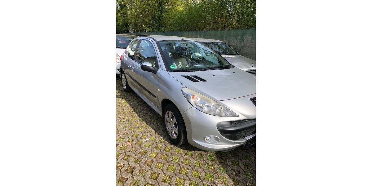 Peugeot 206 117.000 km 1.680 &euro; Köln 50739