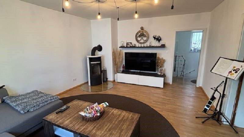 Etagenwohnung Leverkusen Wiesdorf - 5 Zimmer, 180 m&sup2;, 530.000&euro; | Angebot:25686189