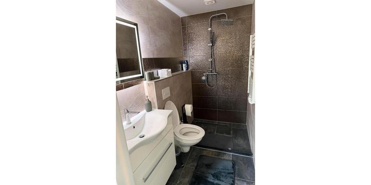 Einfamilienhaus Hilden - 5 Zimmer, 90 m&sup2;, 3.300&euro; | Angebot:25852142