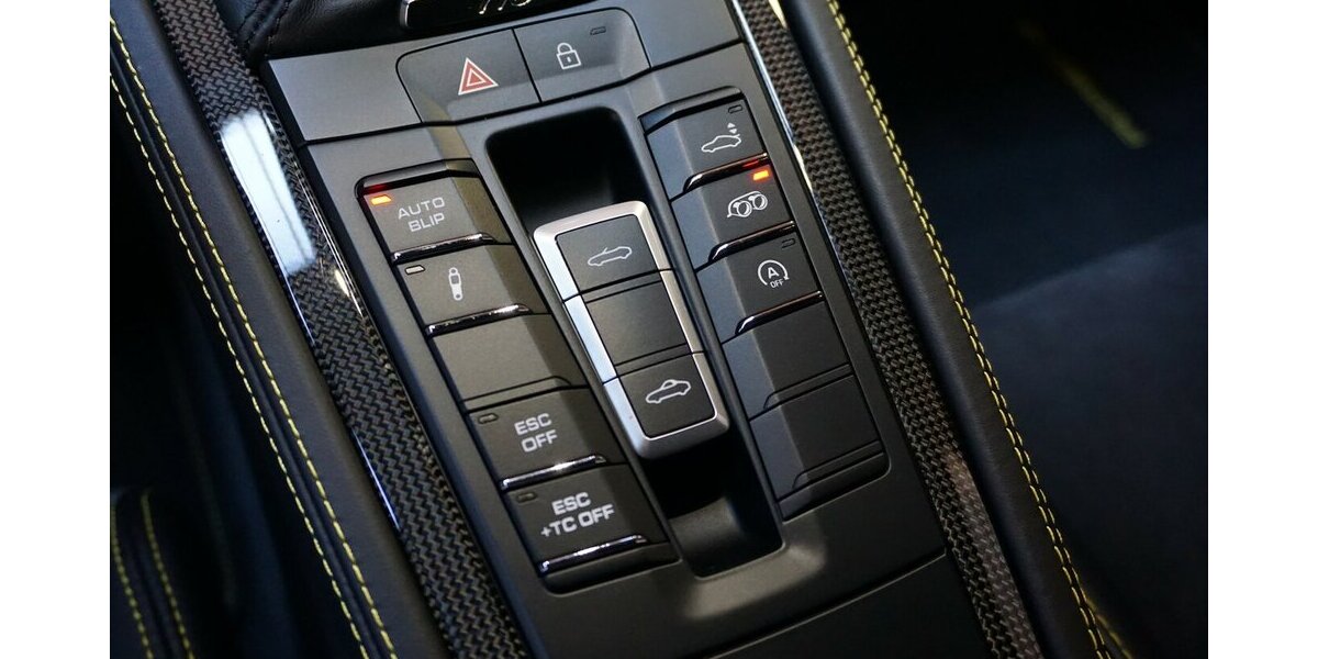 Porsche Boxster Spyder PCCB 918 PDLS+ Approved Bose 7.890 km 118.900 &euro; Wuppertal 42327