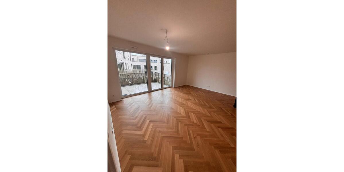 Etagenwohnung Düsseldorf Lörick - 2 Zimmer, 68 m&sup2;, 1.620&euro; | Angebot:26013815
