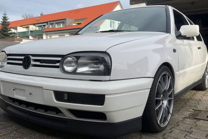 VW Golf 112.567 km 14.899 &euro; köln 51147