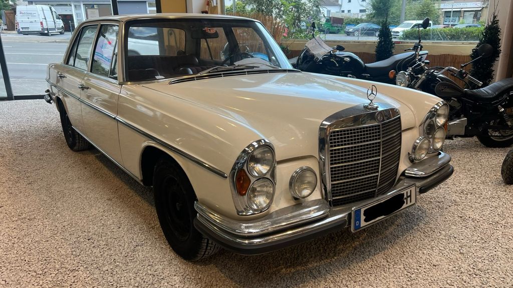 Mercedes-Benz 280 102.000 km 29.999 &euro; Wuppertal 42115