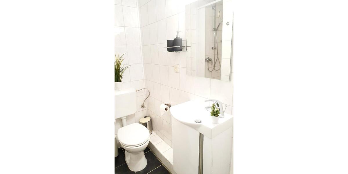 Etagenwohnung Köln Lindenthal - 1 Zimmer, 30 m&sup2;, 1.220&euro; | Angebot:25299022