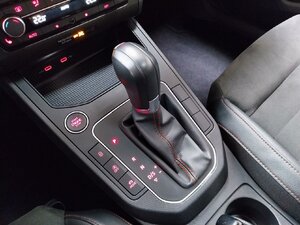 Seat Ibiza FR Pano Navi Virtual SHZ Navi Tempo 40.323 km 17.940 &euro; HAAN 42781