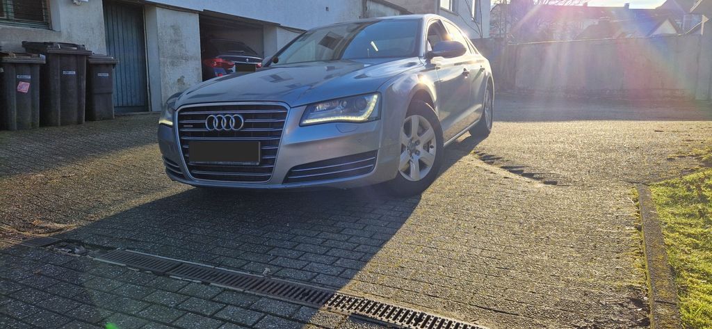 Audi A8 368.000 km 12.900 &euro; Burscheid 51399