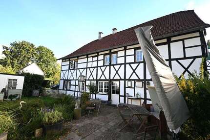 Haus Solingen Aufderhöhe - 7 Zimmer, 200 m&sup2;, 299.000&euro; | Angebot:26279128