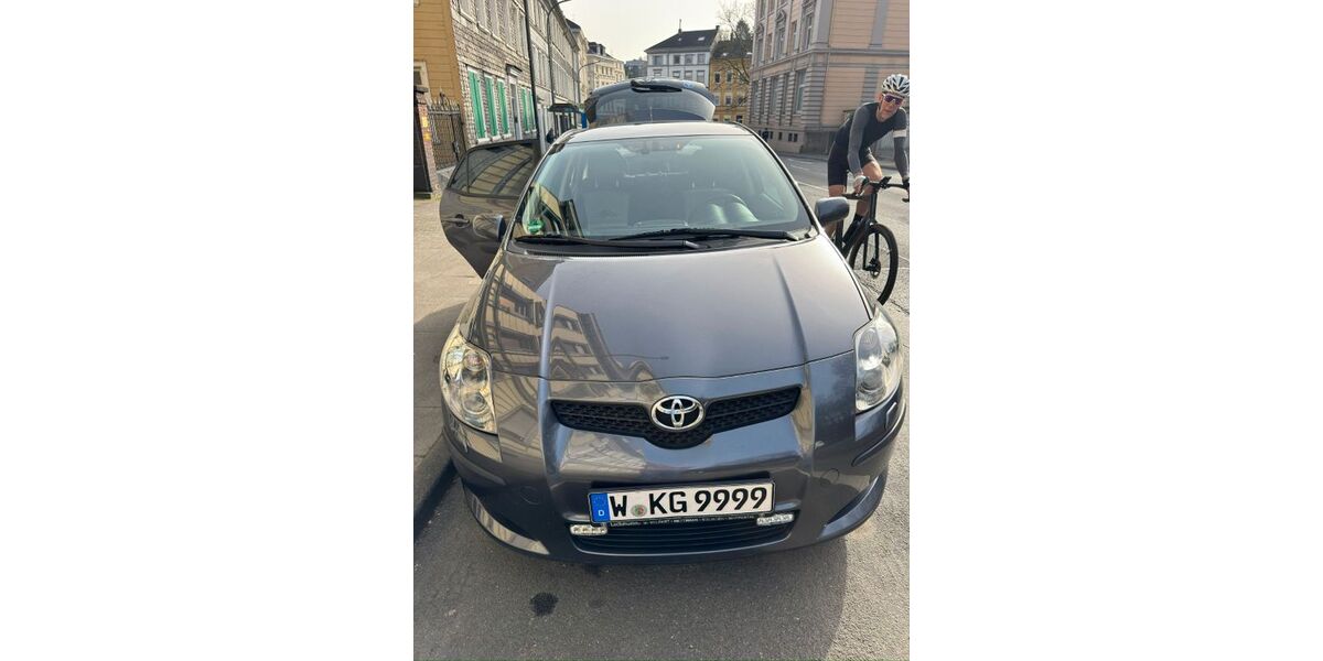 Toyota Auris 125.000 km 5.999 &euro; Wuppertal 42283