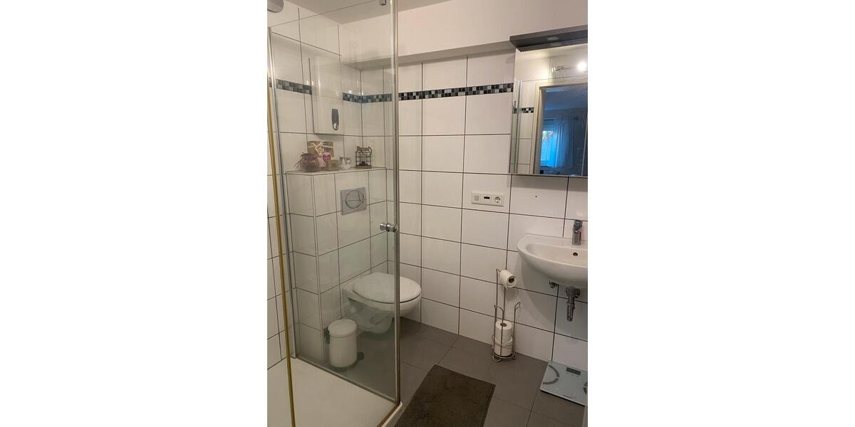 Etagenwohnung Langenfeld (Rheinland) - 2.5 Zimmer, 79 m&sup2;, 750&euro; | Angebot:26049839